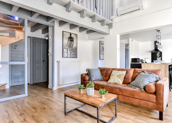 Le Queen - Wifi - Parking Gratuit - Climatisation - - Equipee Appartement